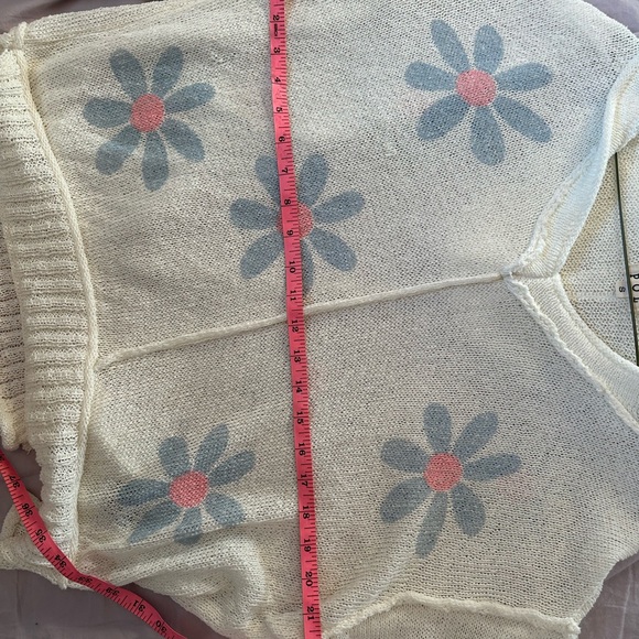POL Women's V-Neck Knit Jacket - Cream and Blue Floral - Picture 6 of 7
